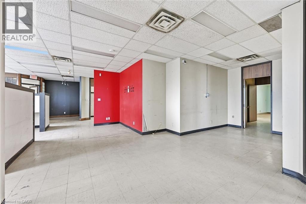 869 Barton Street E, Hamilton, ON