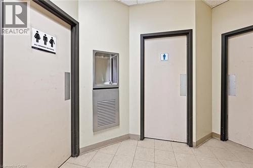 Image quality insufficient for description - 869 Barton Street E, Hamilton, ON 