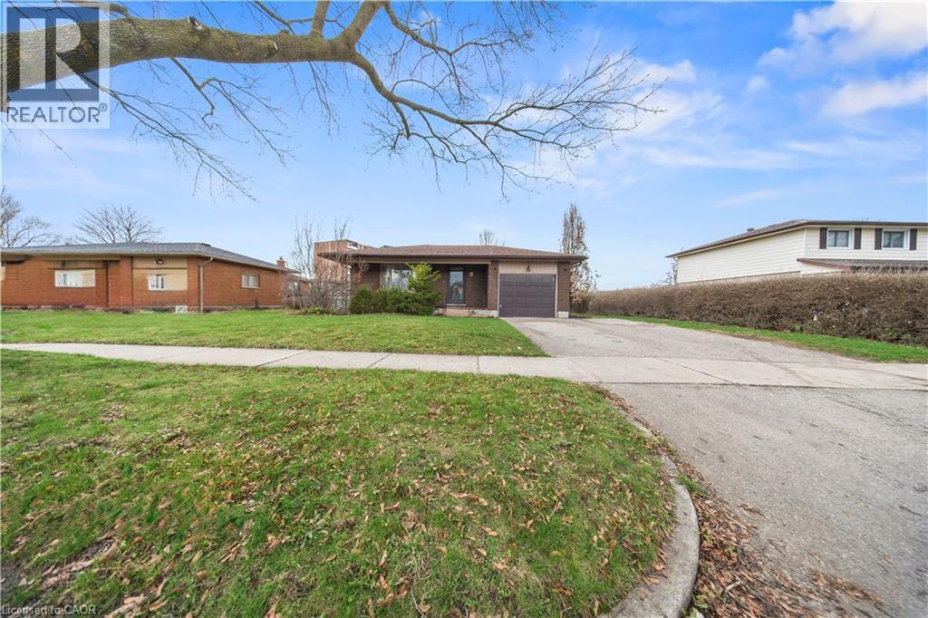 42 Tupper Crescent, Kitchener, ON - Outdoor