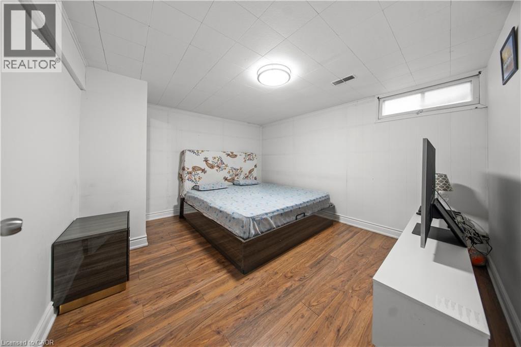 42 Tupper Crescent, Kitchener, ON - Indoor Photo Showing Bedroom