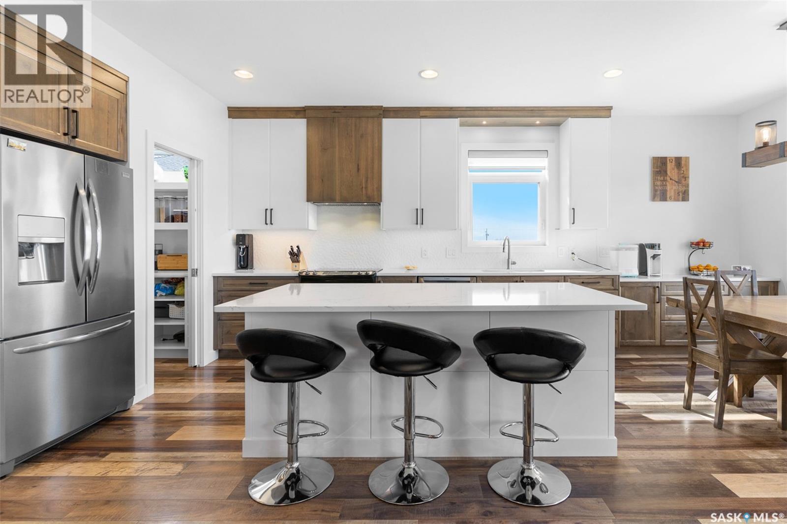 11 Willow View Court, Shields, SK - Indoor Photo Showing Kitchen With Upgraded Kitchen