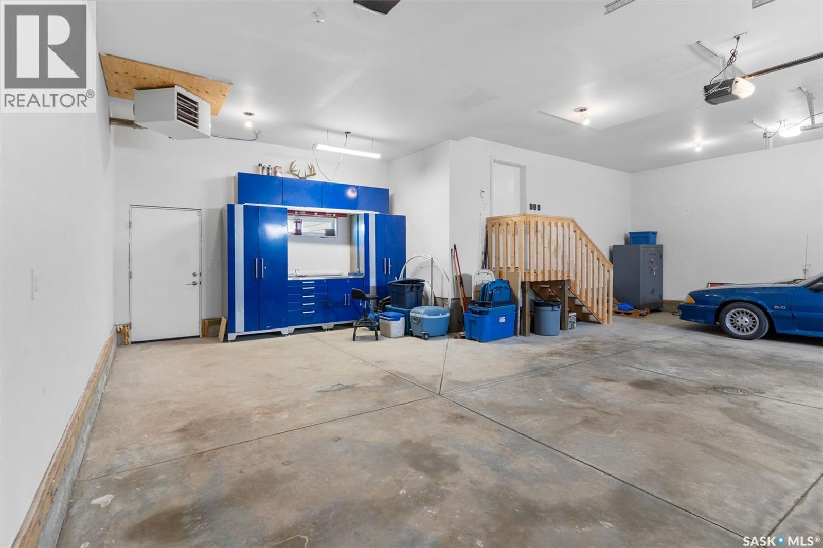 11 Willow View Court, Shields, SK - Indoor Photo Showing Garage