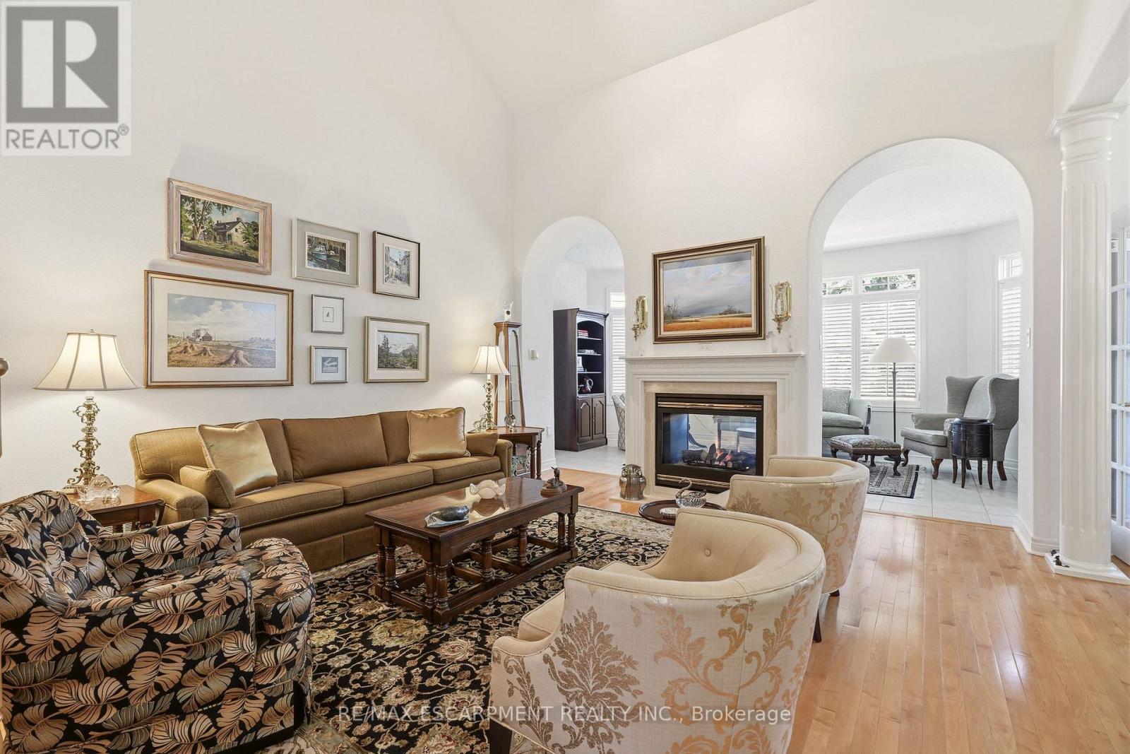4172 Stonebridge Crescent, Burlington, ON - Indoor Photo Showing Living Room With Fireplace