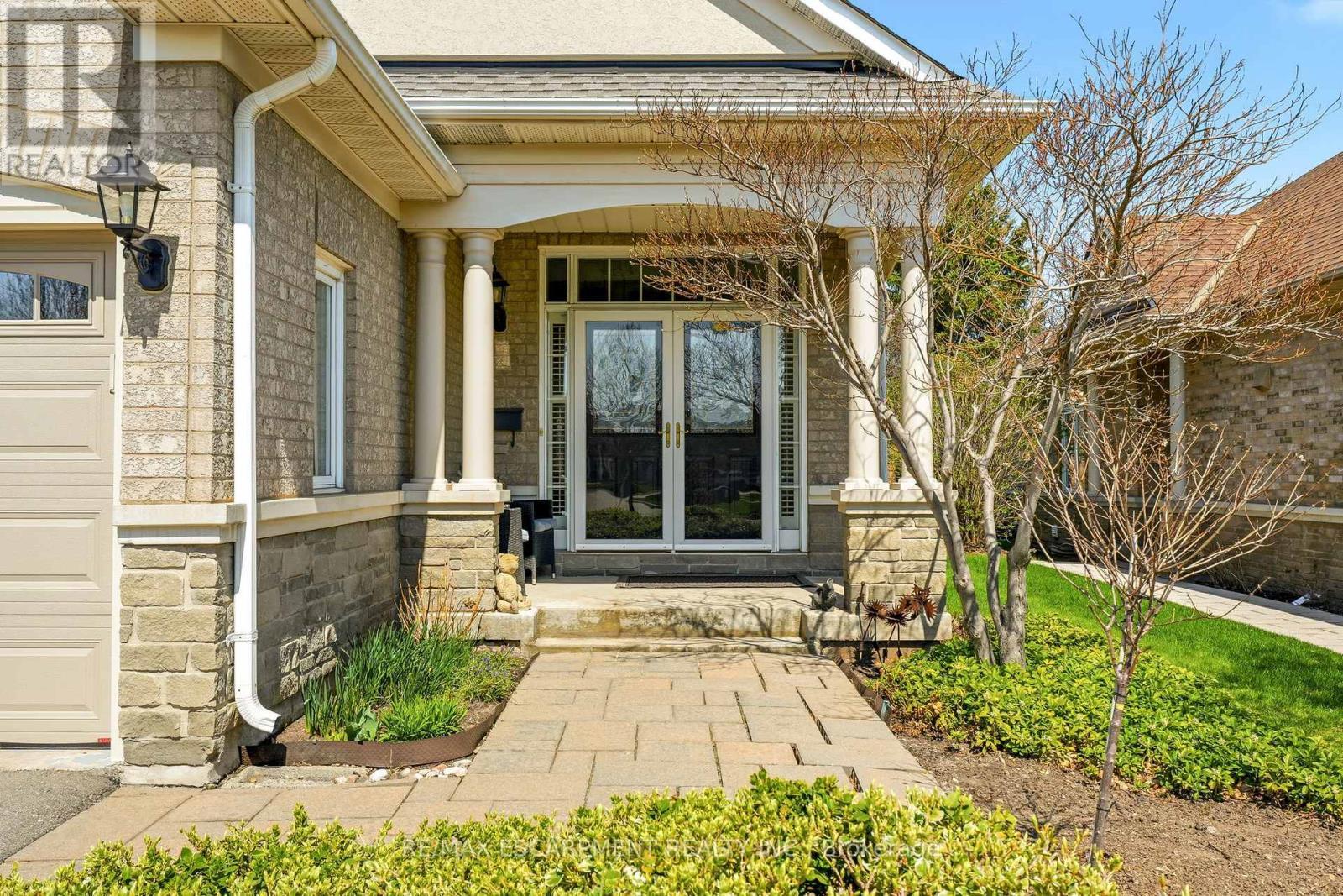 4172 Stonebridge Crescent, Burlington, ON - Outdoor