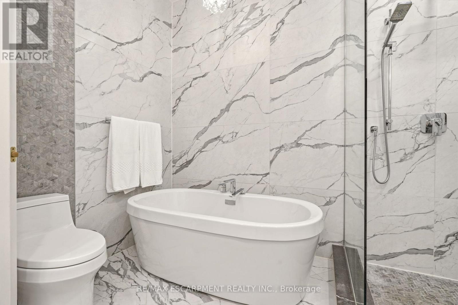 4172 Stonebridge Crescent, Burlington, ON - Indoor Photo Showing Bathroom