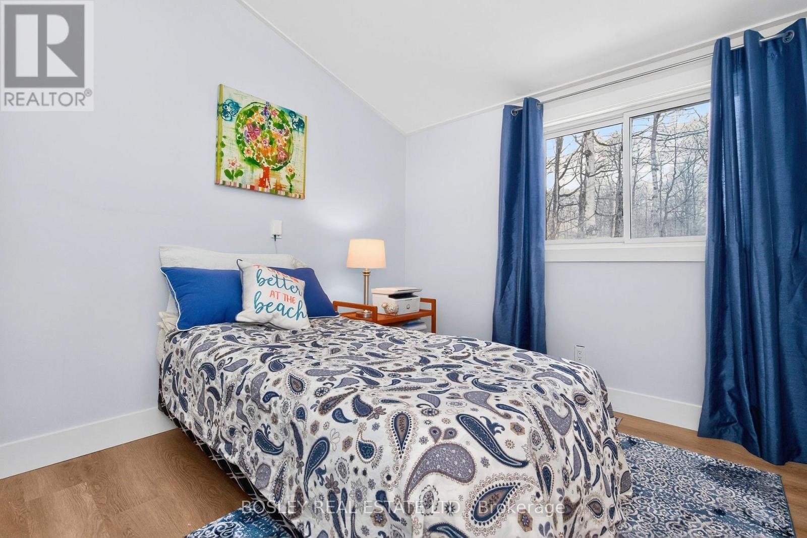 1204 Tiny Beaches Road N, Tiny, ON - Indoor Photo Showing Bedroom