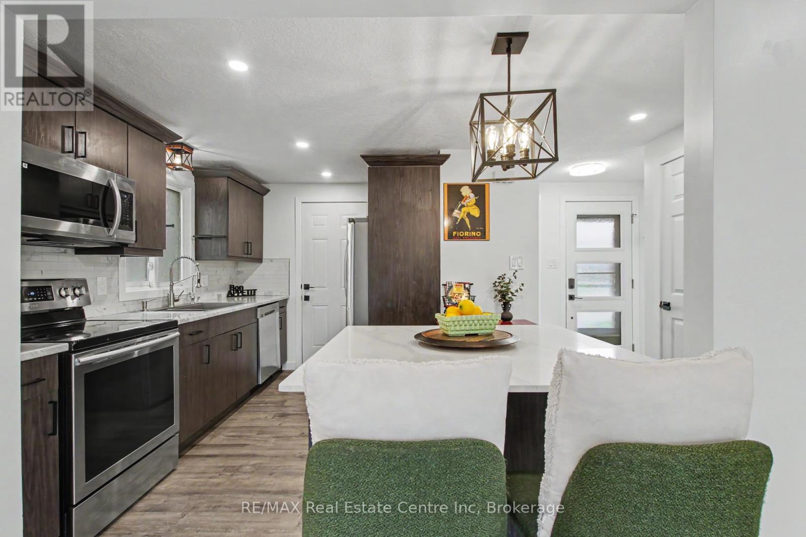 7 Wycliffe Place, Kitchener, ON - Indoor