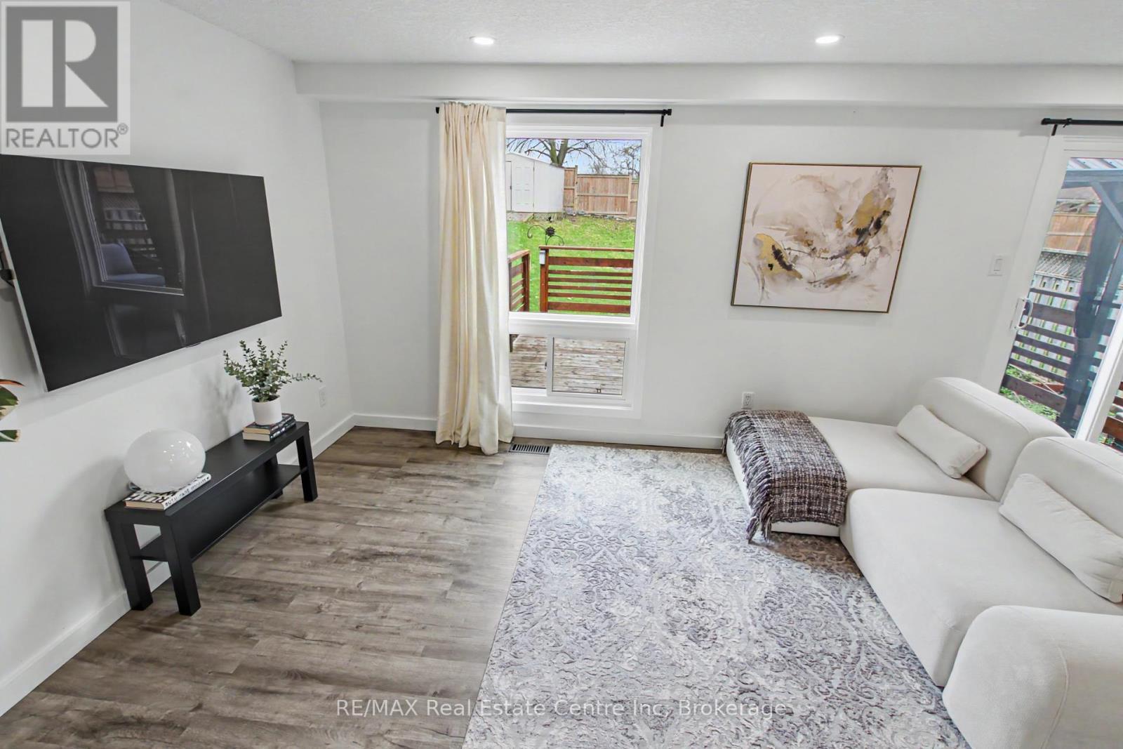 7 Wycliffe Place, Kitchener, ON - Indoor