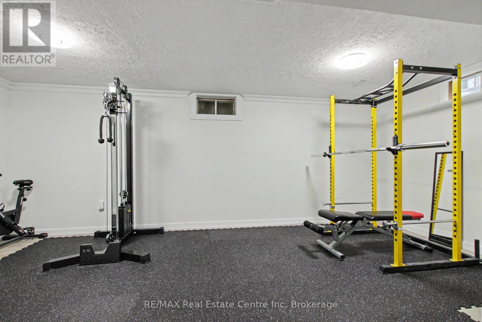 7 Wycliffe Place, Kitchener, ON - Indoor Photo Showing Gym Room