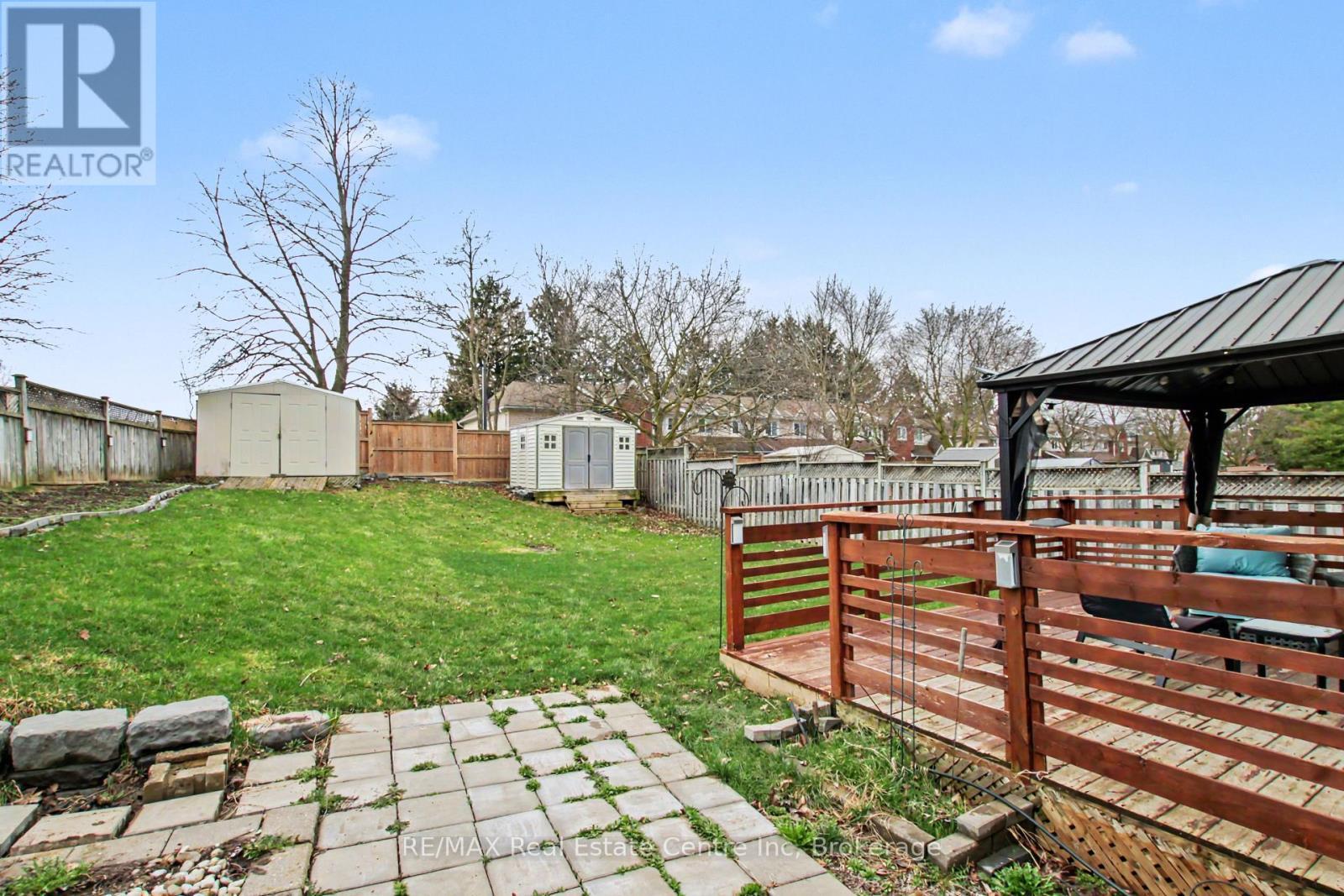 7 Wycliffe Place, Kitchener, ON - Outdoor With Backyard