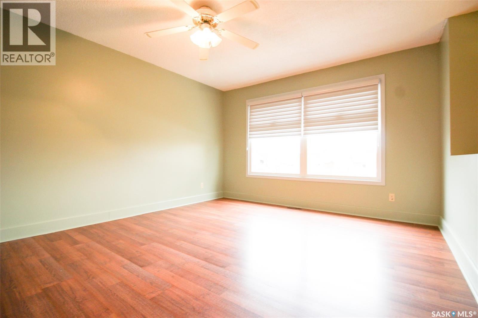 128 1St Street E, Frontier, SK - Indoor Photo Showing Other Room