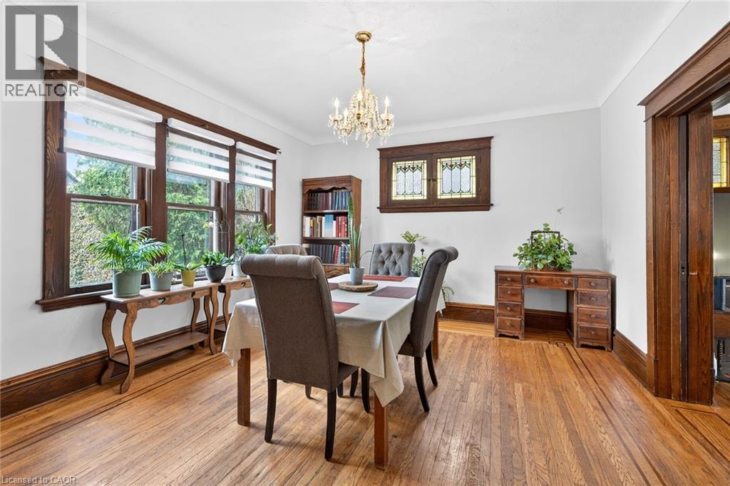 188 Park Row S, Hamilton, ON - Indoor Photo Showing Dining Room