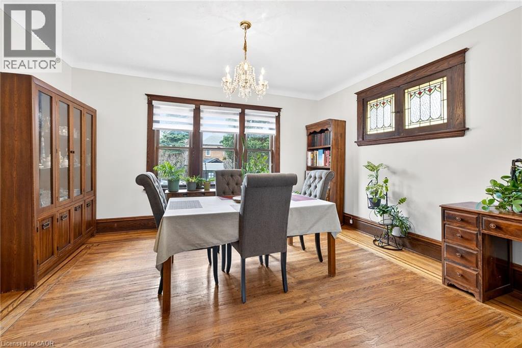 188 Park Row S, Hamilton, ON - Indoor Photo Showing Dining Room