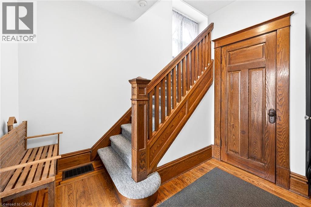 188 Park Row S, Hamilton, ON - Indoor Photo Showing Other Room