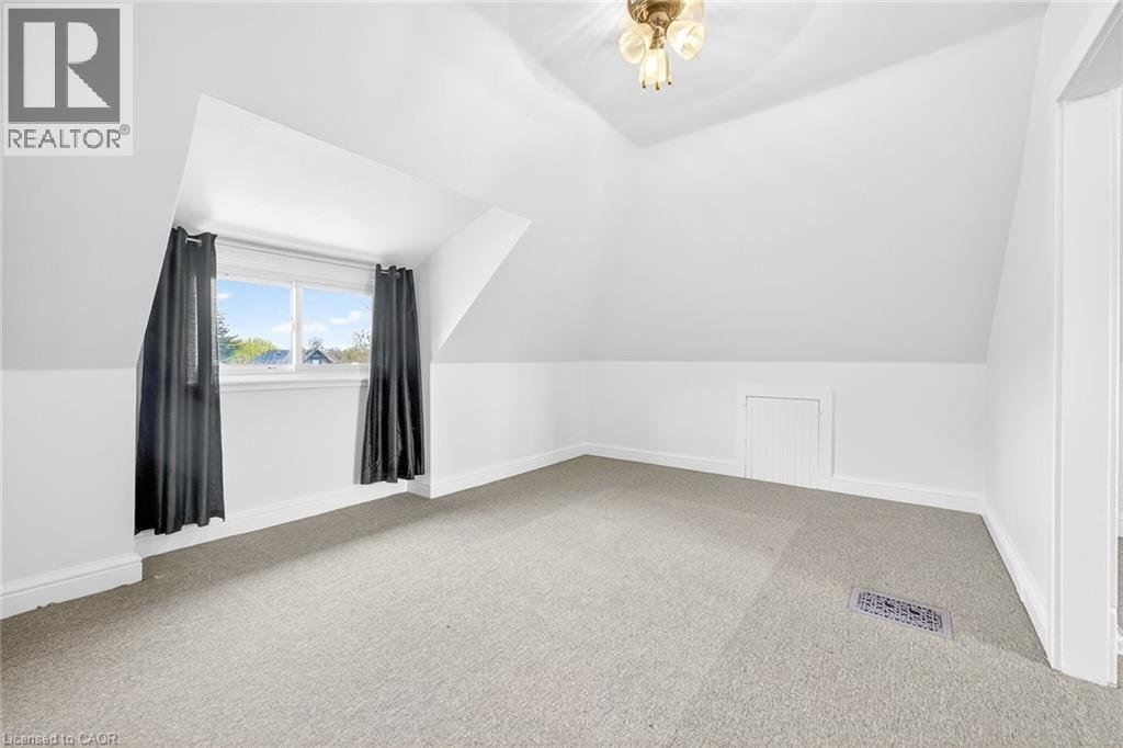 188 Park Row S, Hamilton, ON - Indoor Photo Showing Other Room