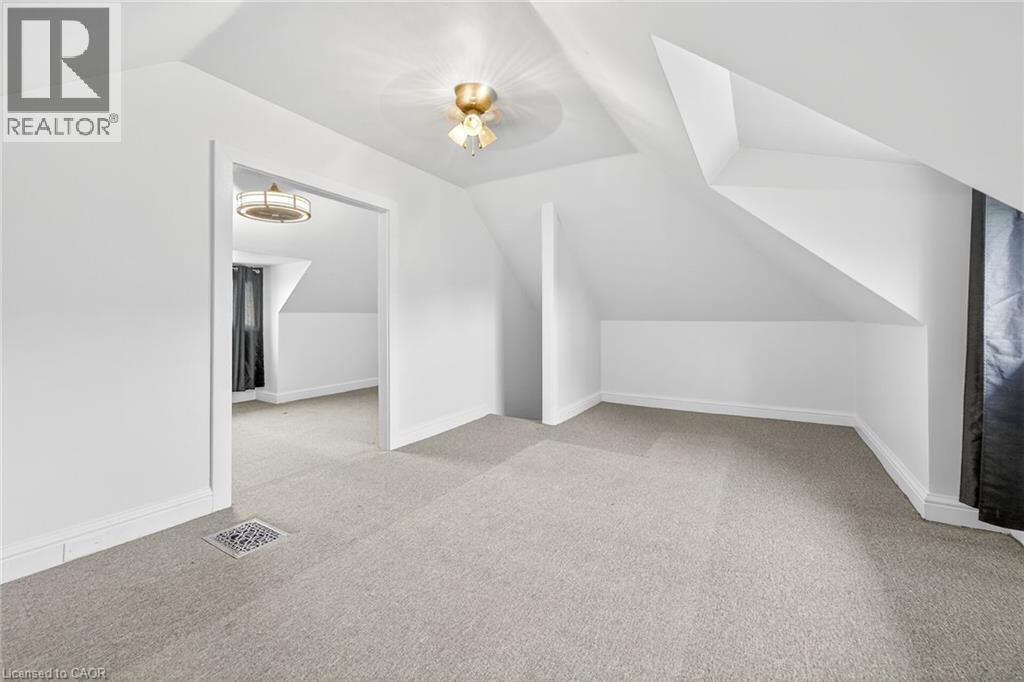 188 Park Row S, Hamilton, ON - Indoor Photo Showing Other Room