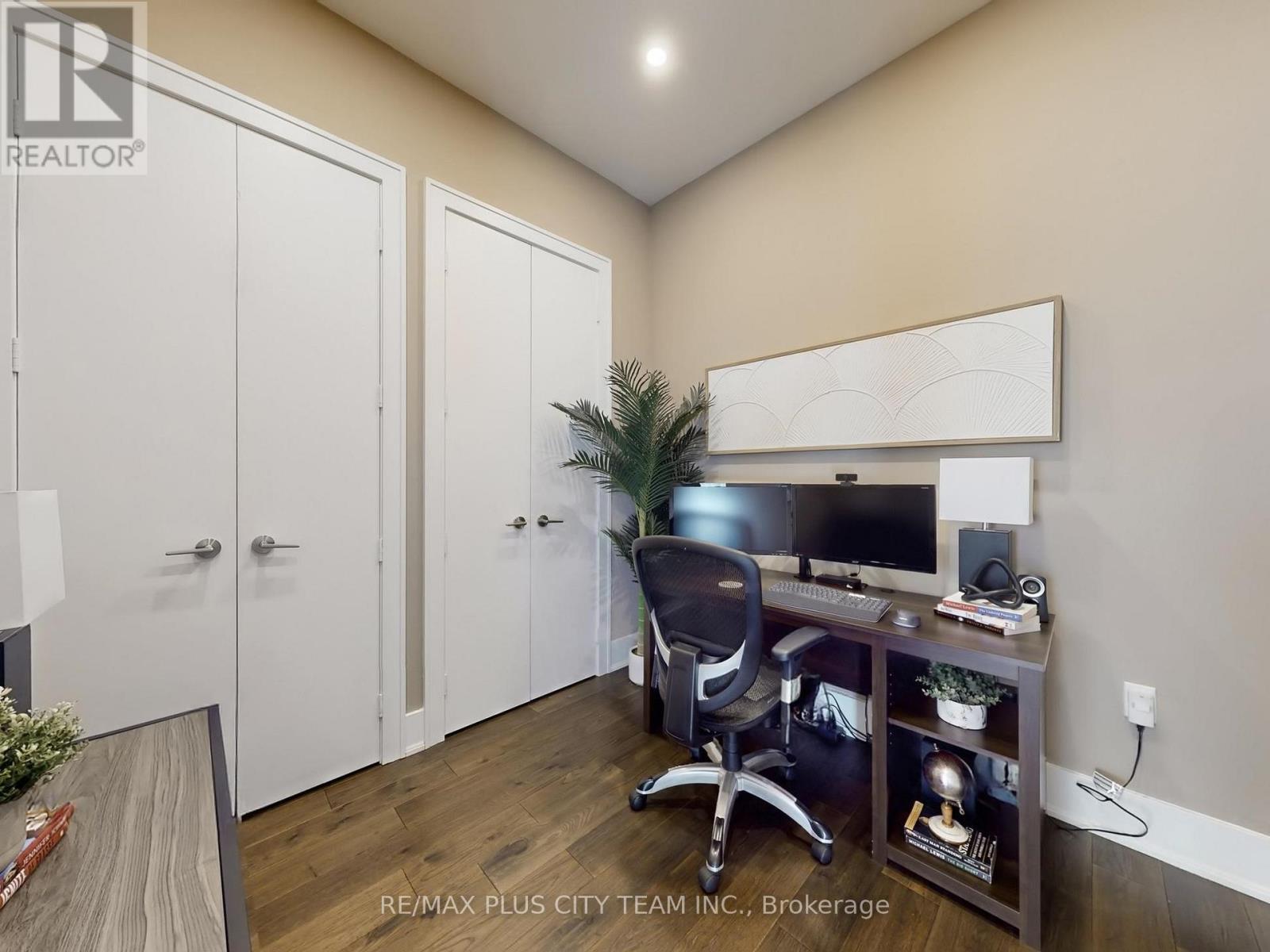 202 - 39 Queens Quay E, Toronto, ON - Indoor Photo Showing Office