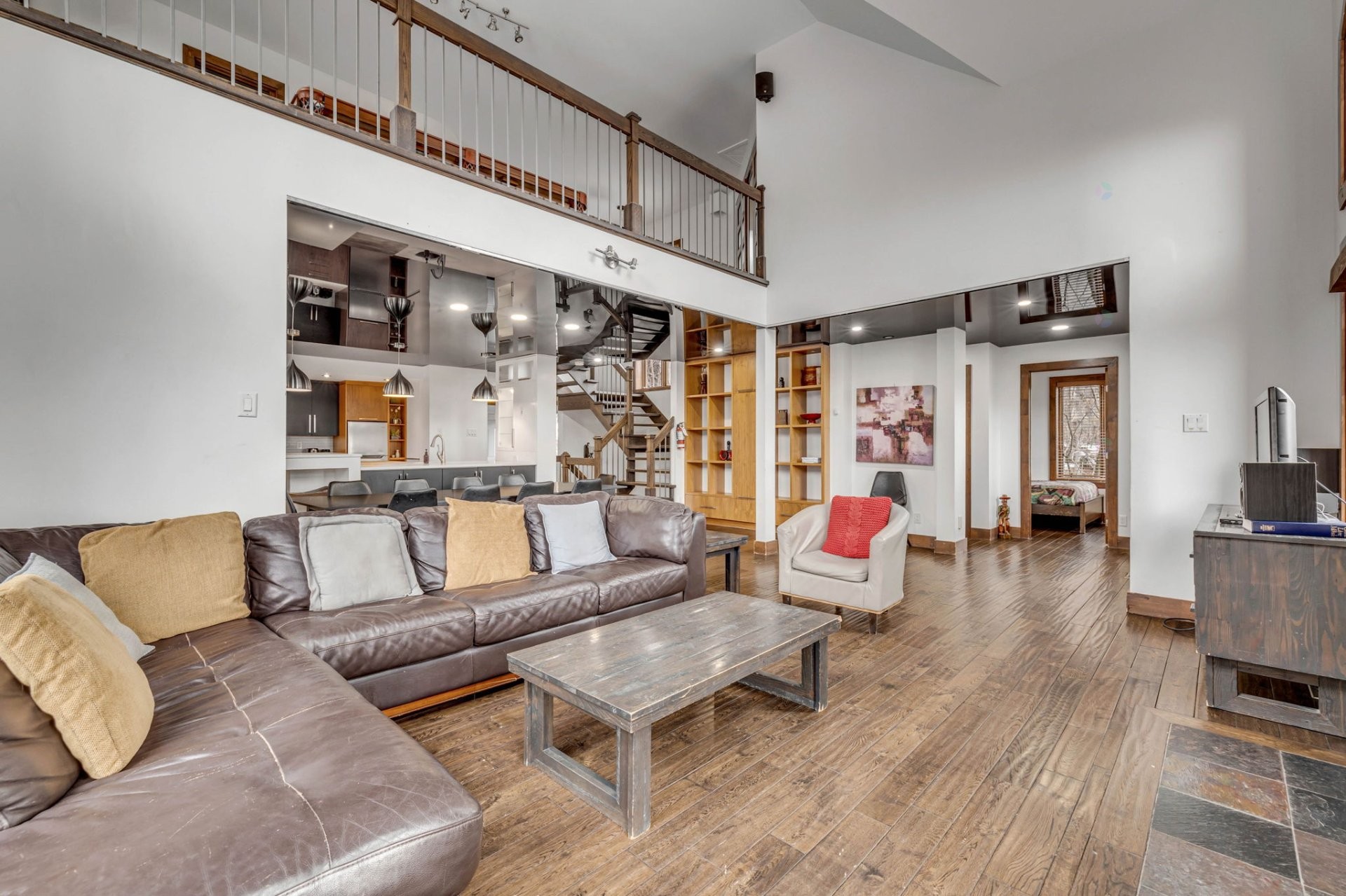 Living Room - 11Z Ch. Des Montagnards, Stoneham-Et-Tewkesbury, QC - Indoor Photo Showing Living Room