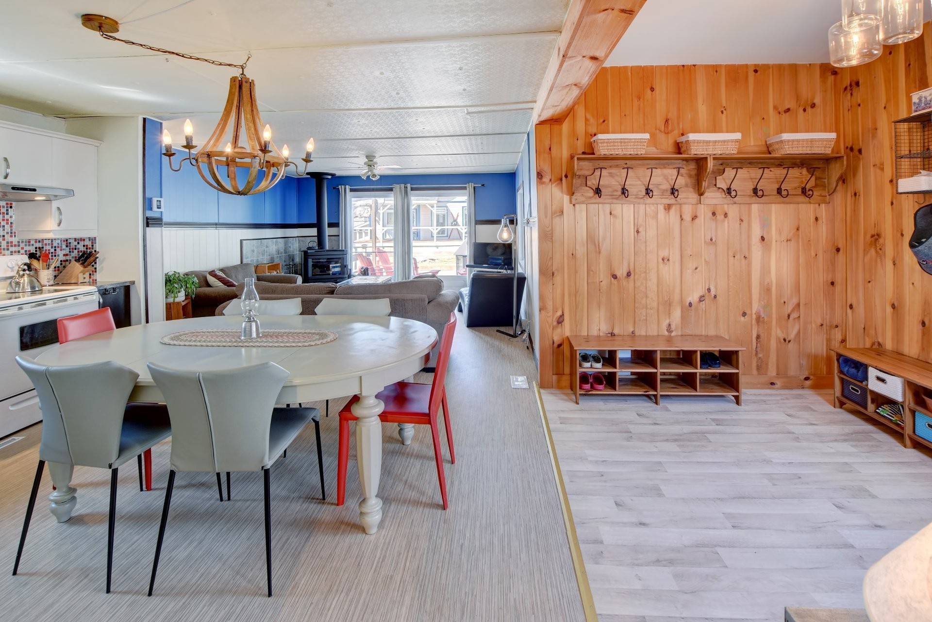 Cuisine - 75 Rue De La Cascade, Saint-Côme, QC - Indoor Photo Showing Dining Room