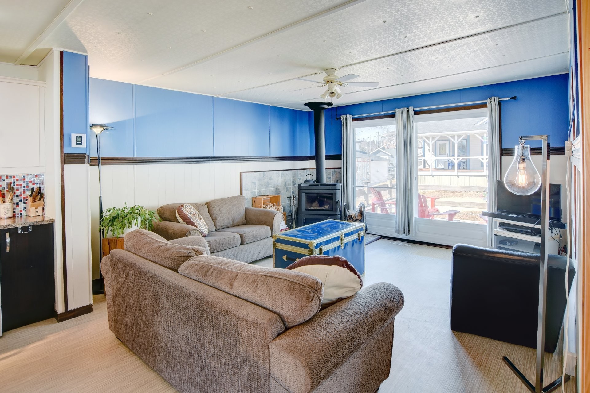 Salon - 75 Rue De La Cascade, Saint-Côme, QC - Indoor Photo Showing Living Room With Fireplace