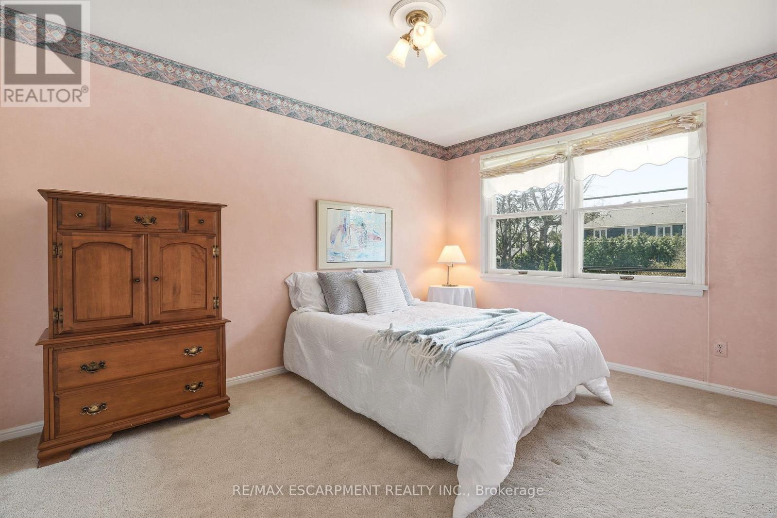 360 Pomona Avenue, Burlington, ON