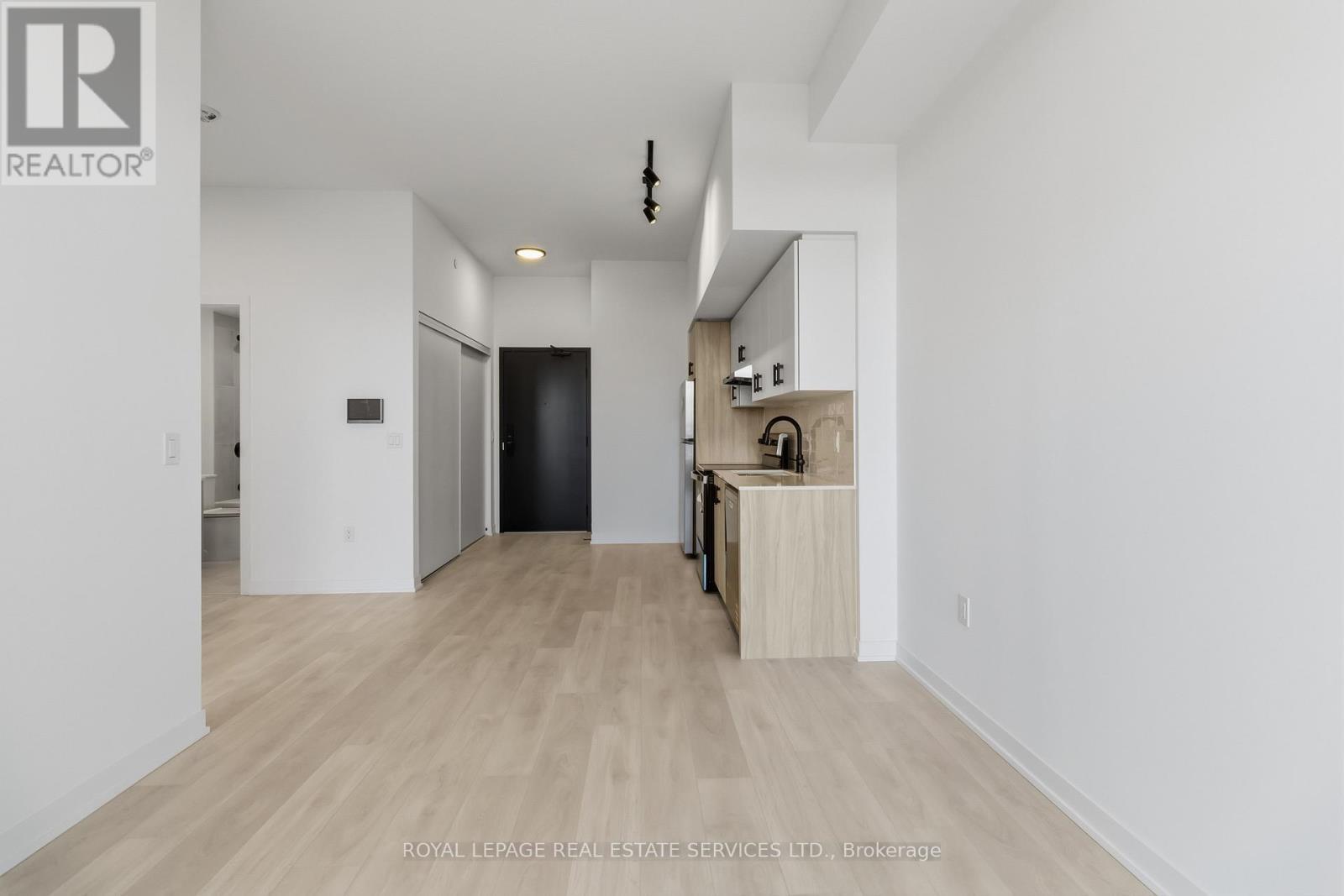 122 - 4878 Powers Common, Burlington, ON - Indoor