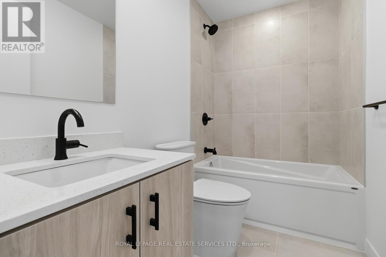 122 - 4878 Powers Common, Burlington, ON - Indoor Photo Showing Bathroom