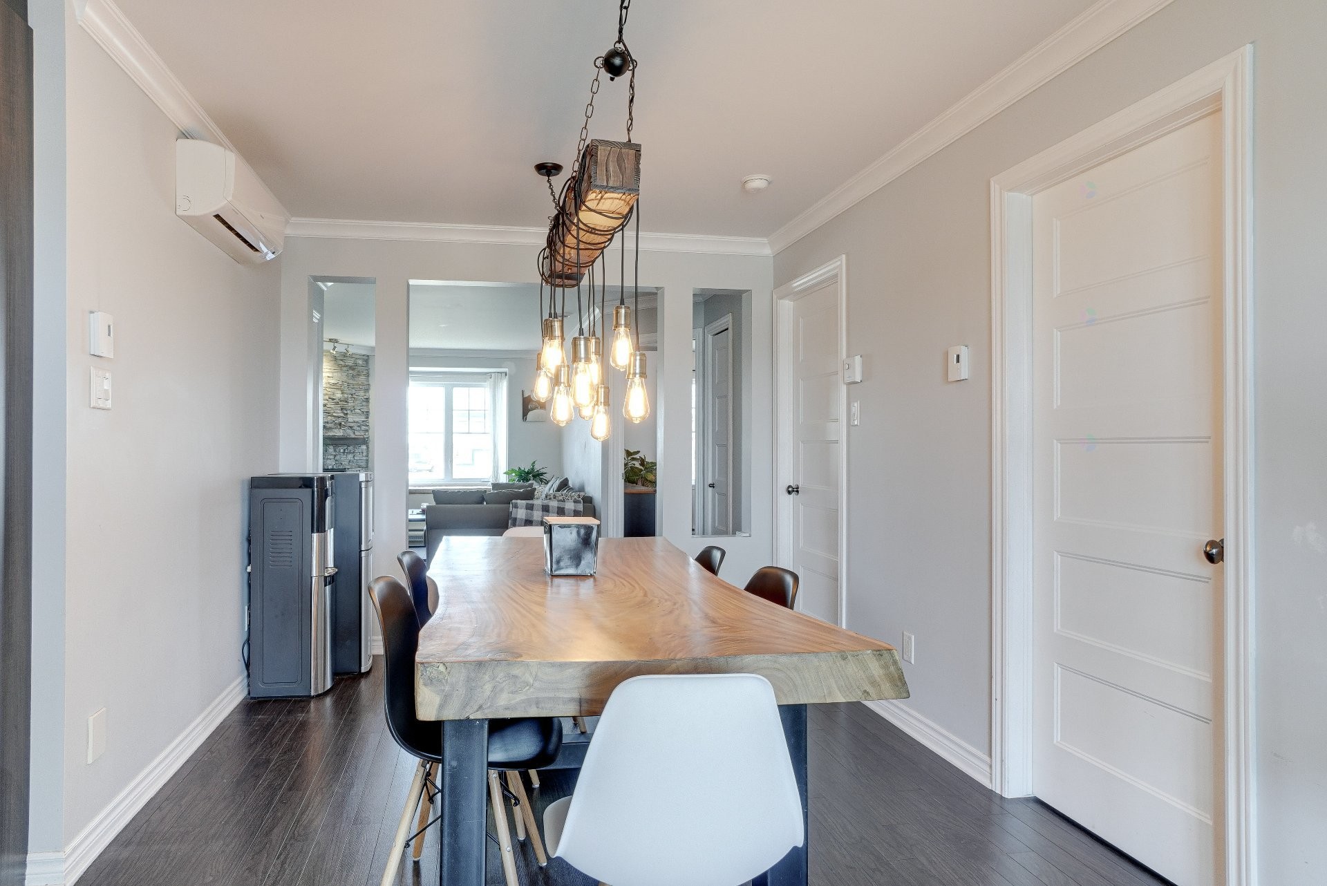 Dining Room - 71 Mtée De St-Sulpice, Saint-Sulpice, QC - Indoor Photo Showing Dining Room
