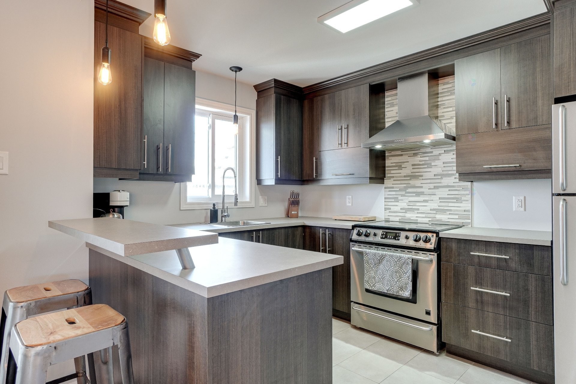 Kitchen - 71 Mtée De St-Sulpice, Saint-Sulpice, QC - Indoor Photo Showing Kitchen With Upgraded Kitchen