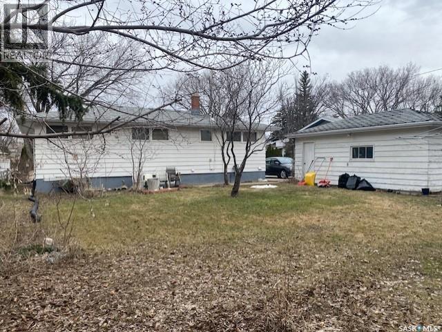 53 Gardiner Avenue, Regina, SK - Outdoor