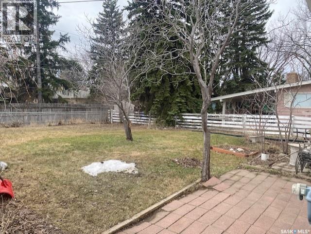 53 Gardiner Avenue, Regina, SK - Outdoor