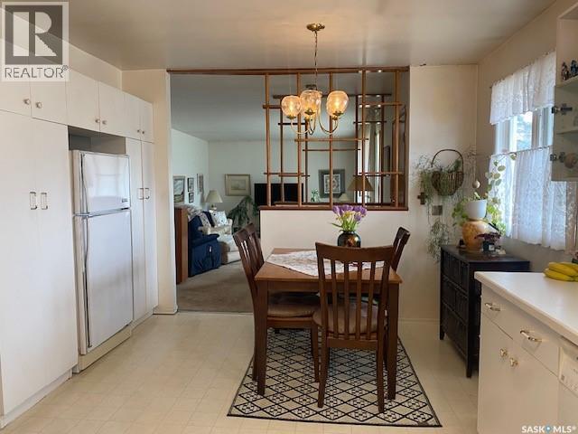 53 Gardiner Avenue, Regina, SK - Indoor Photo Showing Dining Room