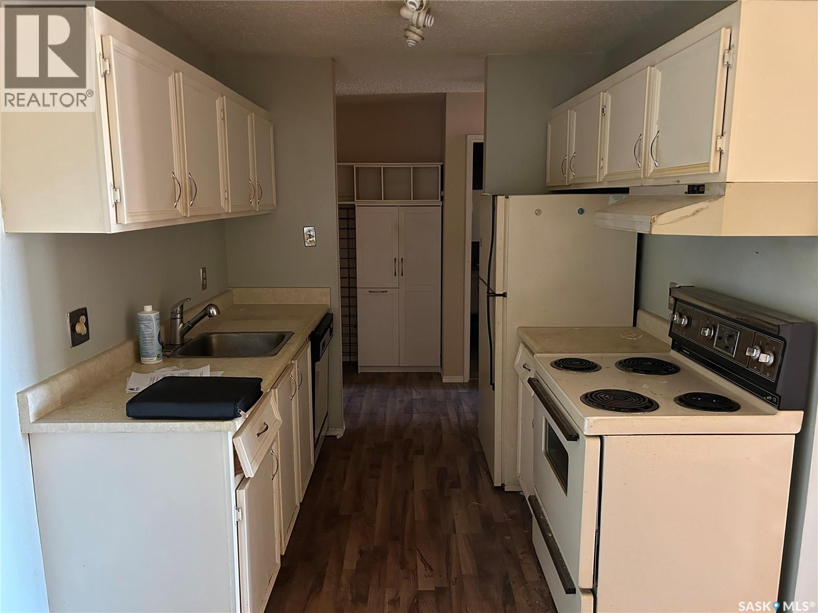 201 207C Tait Place, Saskatoon, SK - Indoor Photo Showing Kitchen