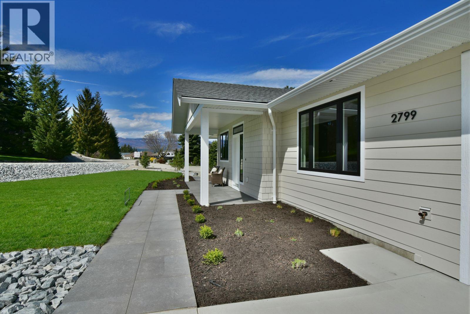 2799 Mountview Drive, Blind Bay, BC - Outdoor