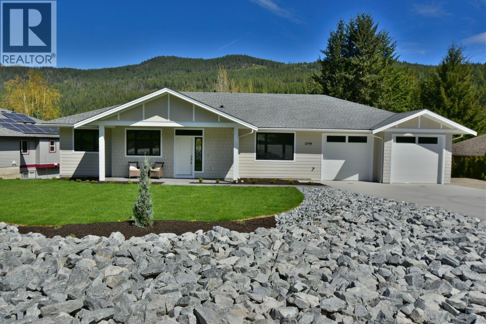 2799 Mountview Drive, Blind Bay, BC - Outdoor