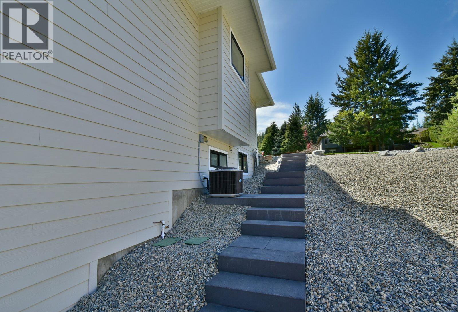 2799 Mountview Drive, Blind Bay, BC - Outdoor With Exterior