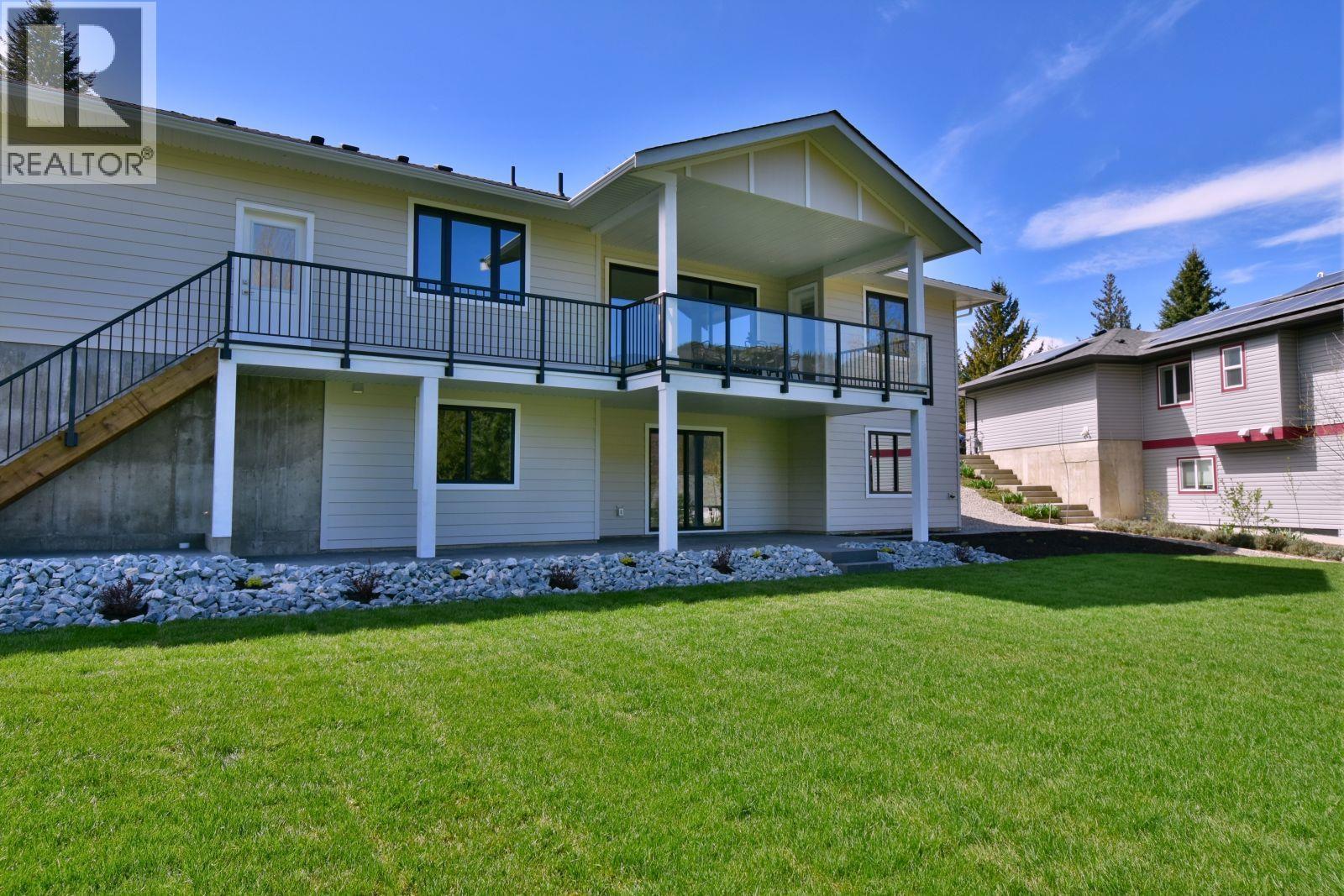 2799 Mountview Drive, Blind Bay, BC - Outdoor With Deck Patio Veranda