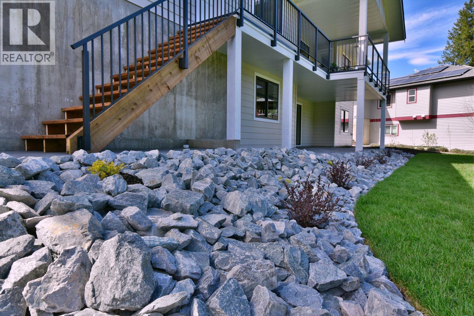 2799 Mountview Drive, Blind Bay, BC - Outdoor