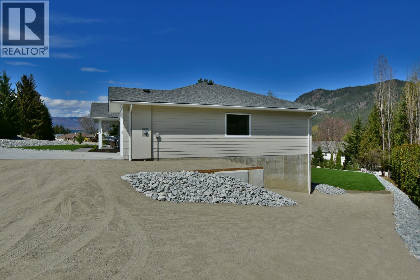 2799 Mountview Drive, Blind Bay, BC - Outdoor