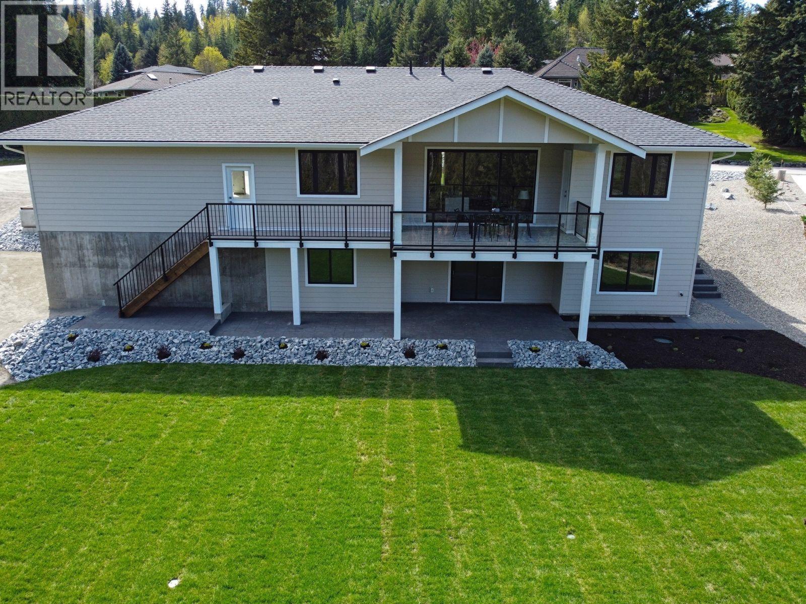 2799 Mountview Drive, Blind Bay, BC - Outdoor With Deck Patio Veranda