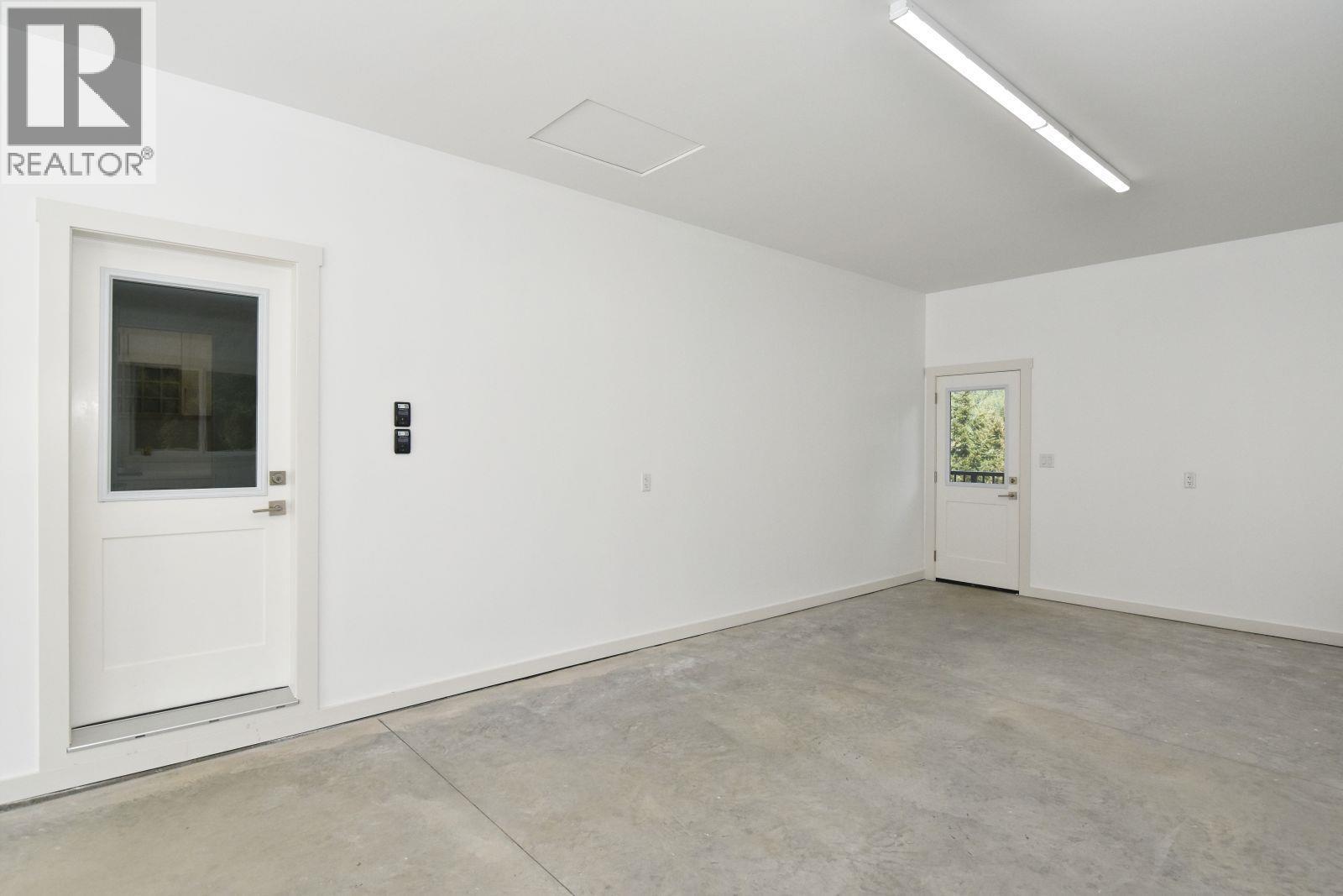2799 Mountview Drive, Blind Bay, BC - Indoor Photo Showing Other Room