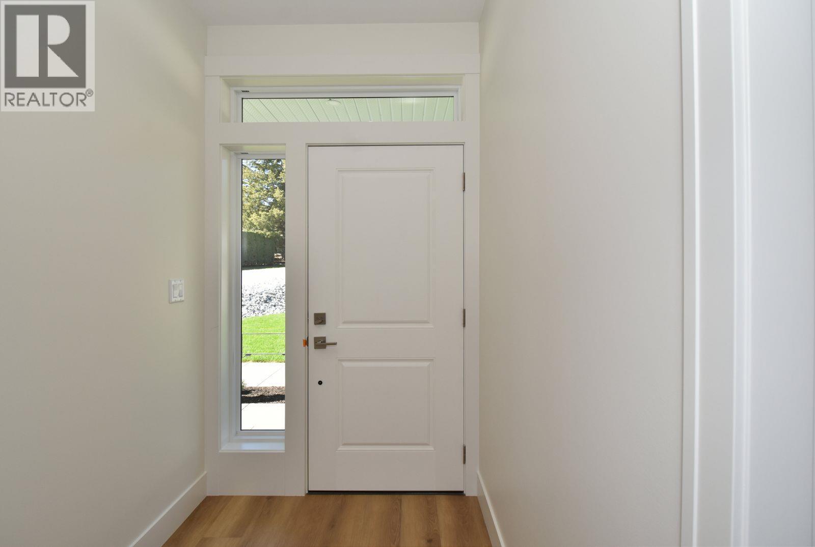 2799 Mountview Drive, Blind Bay, BC - Indoor Photo Showing Other Room