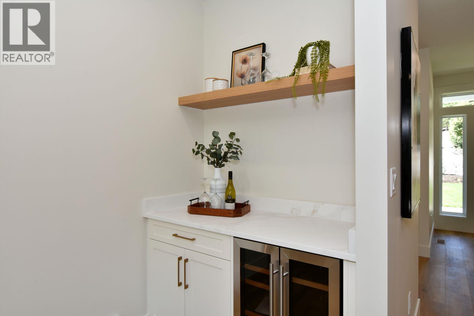 2799 Mountview Drive, Blind Bay, BC - Indoor Photo Showing Other Room