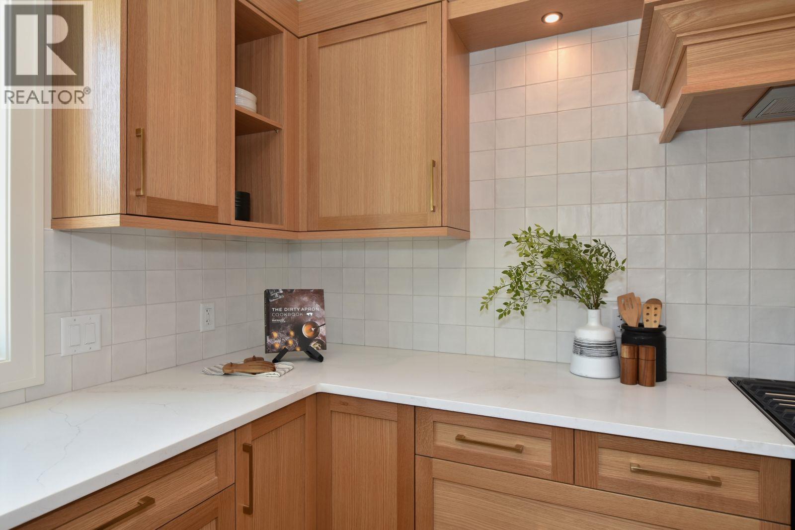 2799 Mountview Drive, Blind Bay, BC - Indoor Photo Showing Kitchen
