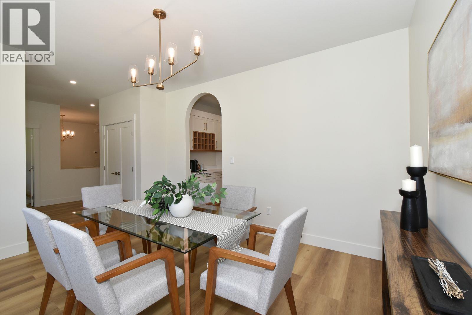 2799 Mountview Drive, Blind Bay, BC - Indoor Photo Showing Dining Room