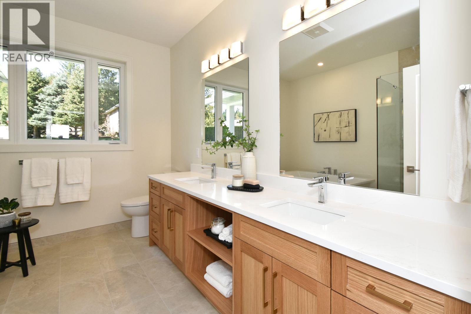 2799 Mountview Drive, Blind Bay, BC - Indoor Photo Showing Bathroom