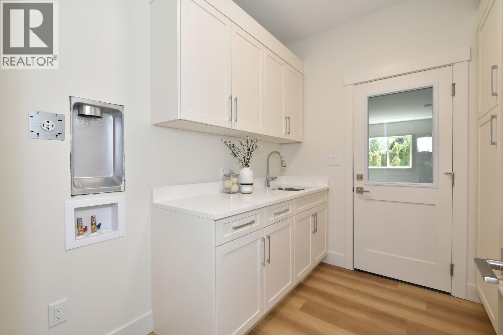 2799 Mountview Drive, Blind Bay, BC - Indoor