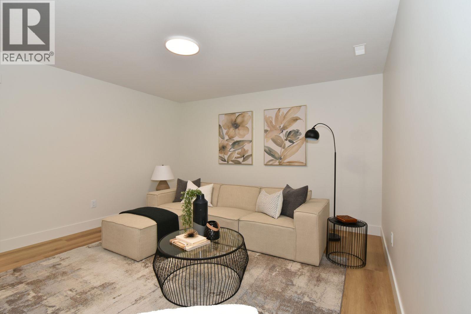 2799 Mountview Drive, Blind Bay, BC - Indoor Photo Showing Living Room