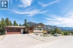 896 Copper Point Way Windermere, BC V0A 1K3