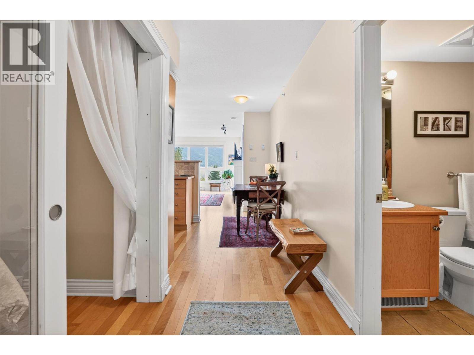 550 Rainbow Drive Unit# 302, Kaslo, BC - Indoor